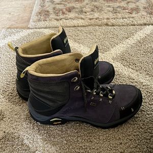 Ahnu Montera boots